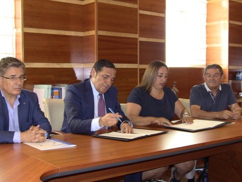Firma Pacto vacaciones y permisos Sacyl SATSE y Consejería 2017