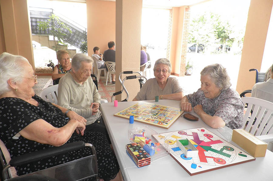 mayores en residencia