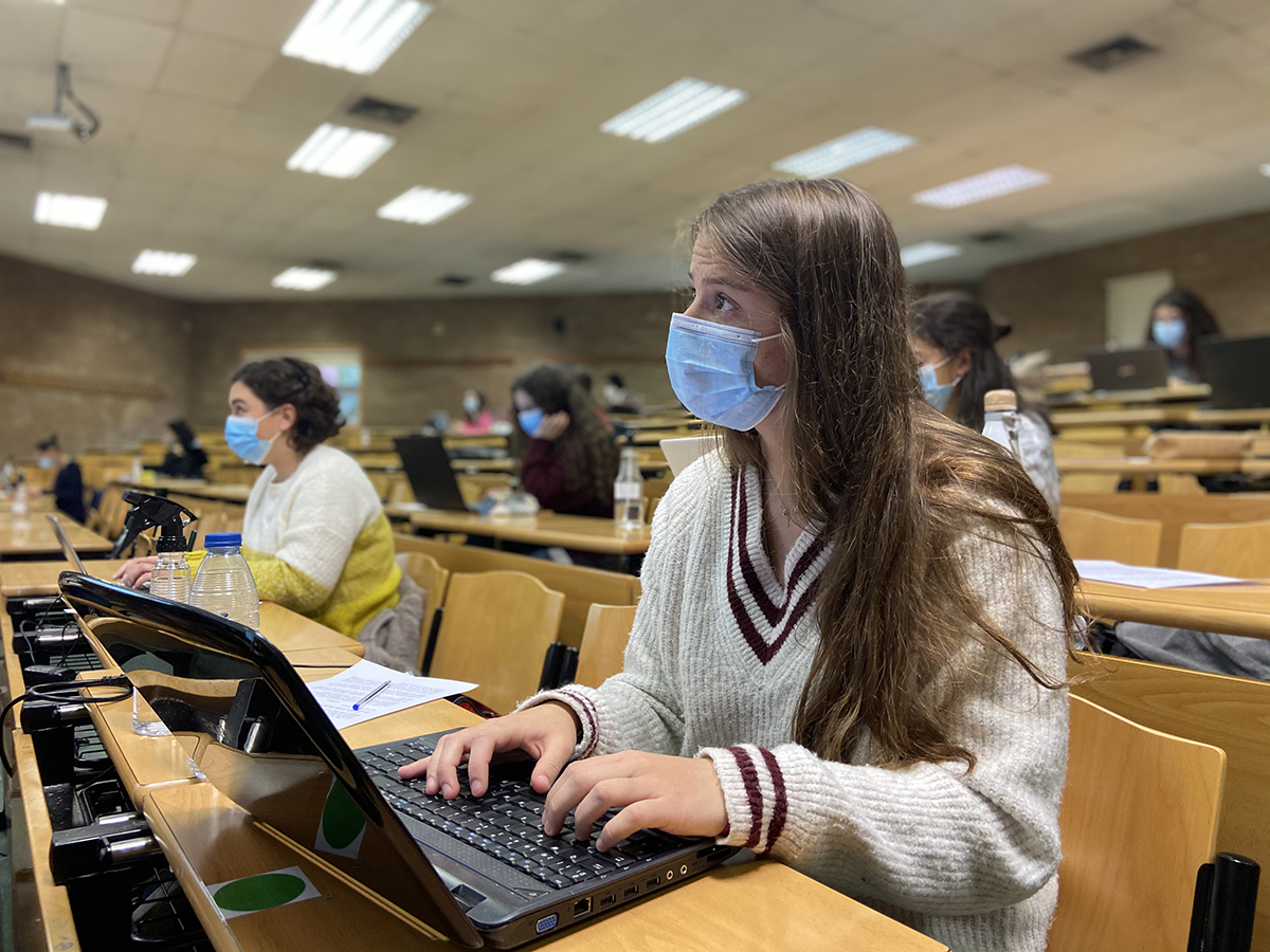Estudiante de Enfermería en la Universidad en plena crisis del COVID 19