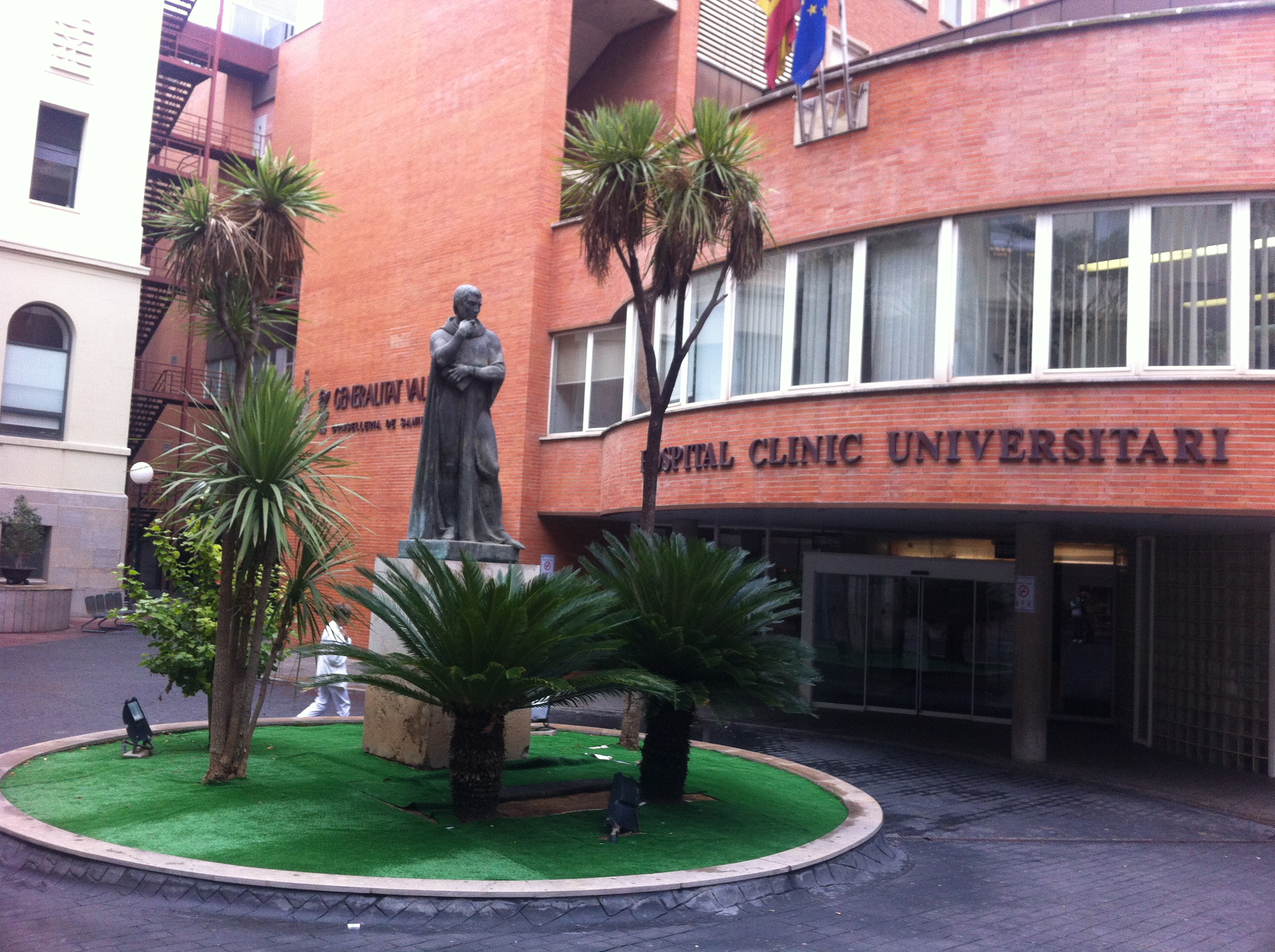 patio central hospital clinico