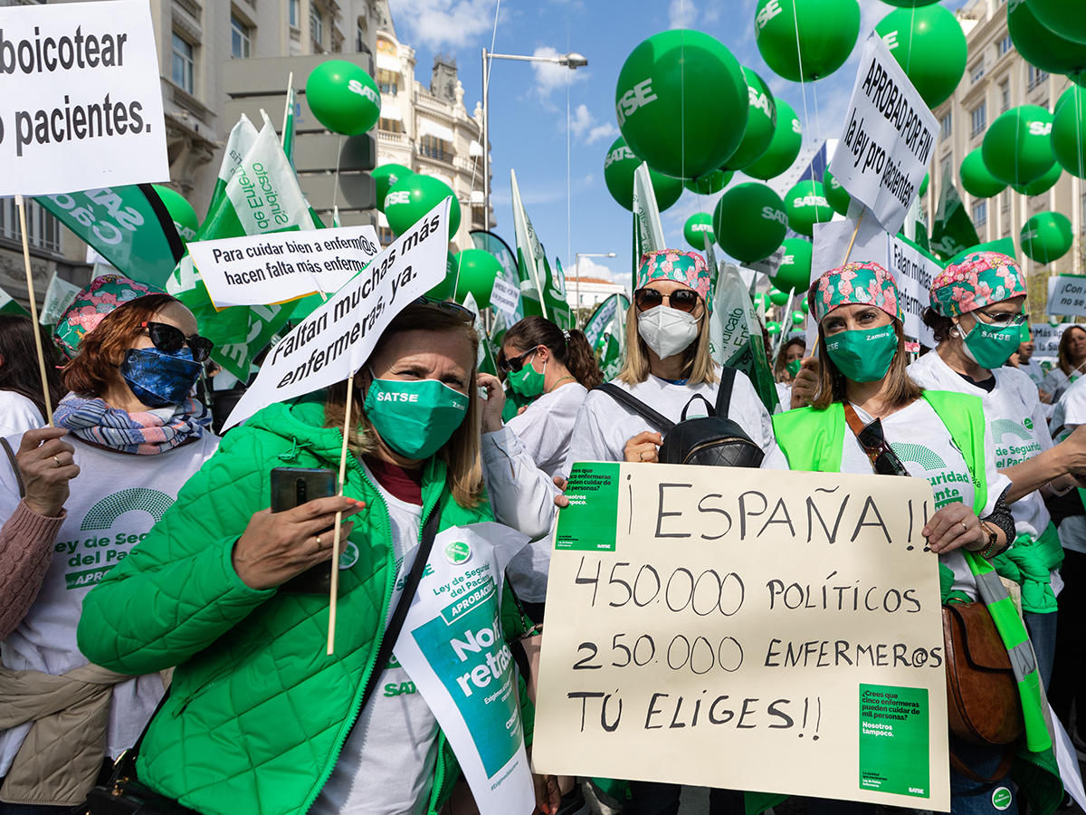 Protesta de SATSE en el Congreso para exigir la aprobación de la Ley de Seguridad del Paciente