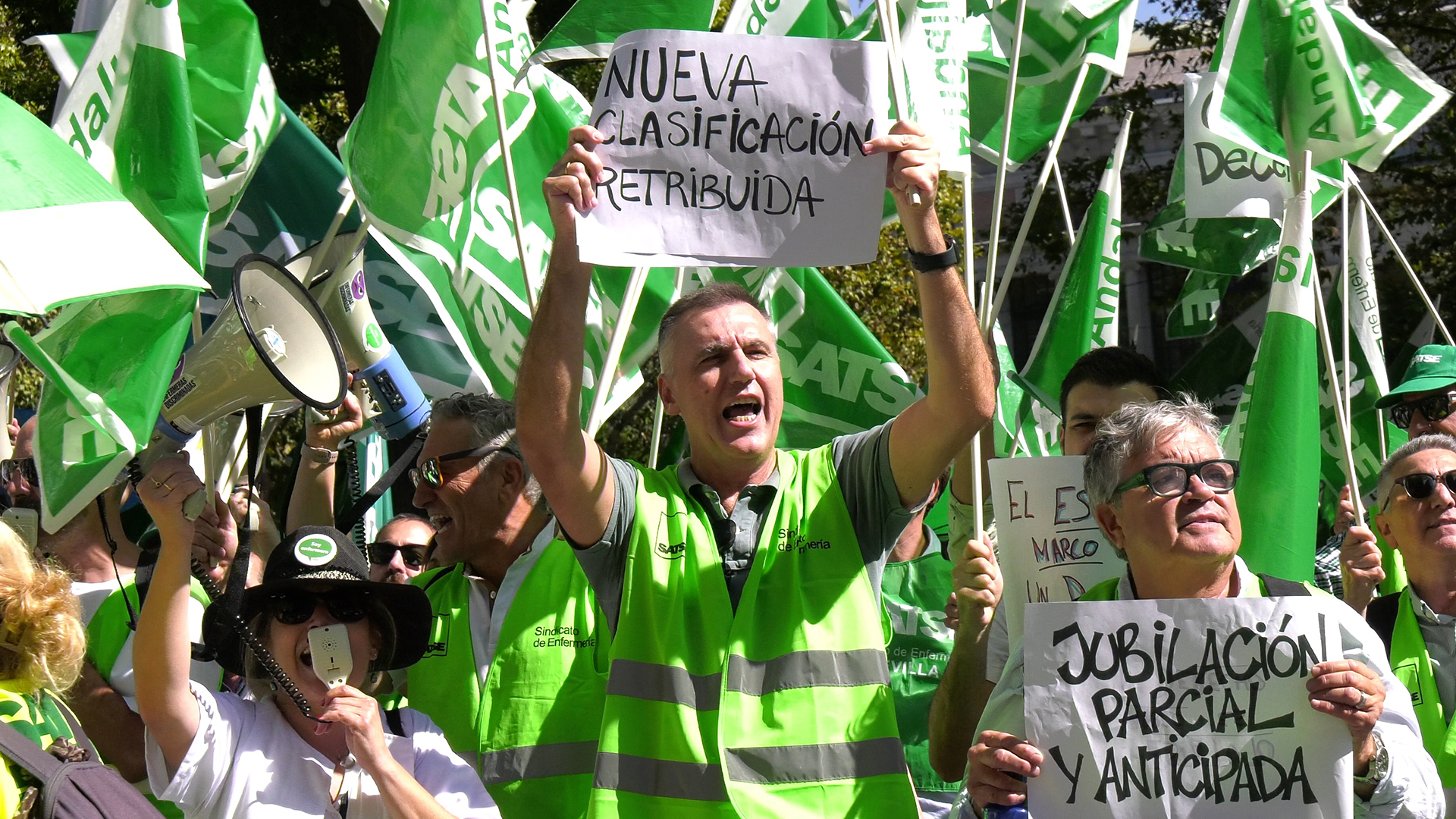 Continuaremos las movilizaciones y no descartamos la huelga general en el SNS, si el Gobierno no atiende las demandas del personal estatutario