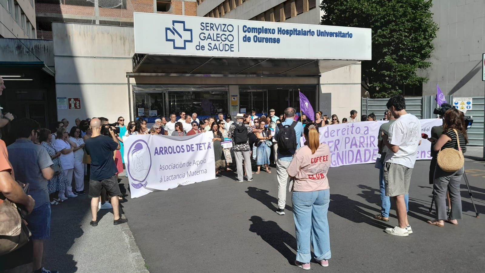 Asociaciones de lactancia, usuarias y profesionales han manifestado su rechazo a la falta de previsión y organización del traslado del Materno